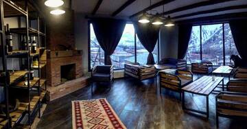Фотографии Гостевой дом Veranda Guesthouse г. Степанцминда (Грузия) №5 Фото Гостевой дом Veranda Guesthouse г. Степанцминда 5