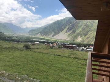 Фотографии Отель Alpenhaus Kazbegi Hotel & Restaurant г. Степанцминда (Грузия) №4 Фото Отель Alpenhaus Kazbegi Hotel & Restaurant г. Степанцминда 4