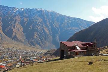 Фотографии Дома для отпуска Kazbegi Hut г. Степанцминда (Грузия) №4 Фото Дома для отпуска Kazbegi Hut г. Степанцминда 4