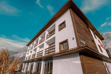 Фотографии Отель Alpine Lounge Kazbegi г. Степанцминда (Грузия) №4 Фото Отель Alpine Lounge Kazbegi г. Степанцминда 4