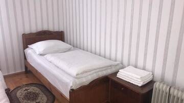 Фото номера Четырехместный номер Проживание в семье Qetino Marsagishvlili Guest House г. Степанцминда 11