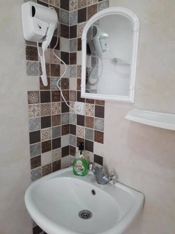 Фото номера Трехместный номер «Комфорт» с душем Гостевой дом Kazbegi Guest House г. Степанцминда 7