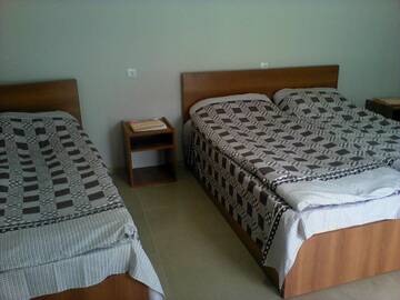 Фото номера Четырехместный номер с ванной Гостевой дом Mount Guest г. Степанцминда 9