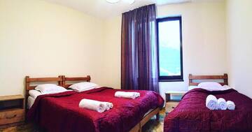 Фото номера Трехместный номер с видом на горы Гостевой дом Veranda Guesthouse г. Степанцминда 20