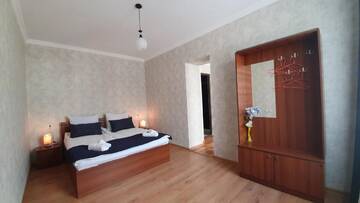 Фото номера Трехместный номер с собственной ванной комнатой Гостевой дом Guest House Sandro г. Степанцминда 3