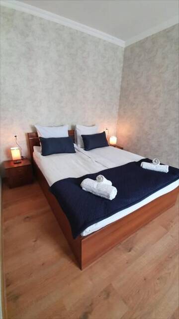 Фото номера Трехместный номер с собственной ванной комнатой Гостевой дом Guest House Sandro г. Степанцминда 7
