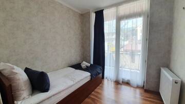 Фото номера Трехместный номер с собственной ванной комнатой Гостевой дом Guest House Sandro г. Степанцминда 4