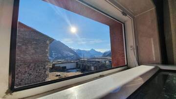 Фото номера Трехместный номер с собственной ванной комнатой Гостевой дом Guest House Sandro г. Степанцминда 4