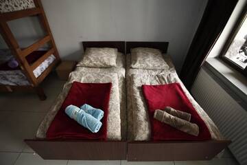 Фото номера Четырехместный номер с ванной Гостевой дом Vaso-Levani House г. Степанцминда 3