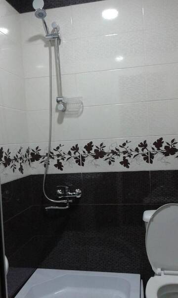 Фото номера Четырехместный номер с душем Гостевой дом Guest House Tadi г. Степанцминда 14