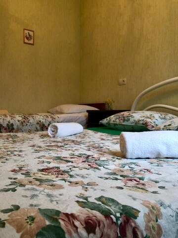 Фото номера Трехместный номер, вид на сад Гостевой дом Kushashvili 7 Sisters г. Степанцминда 7