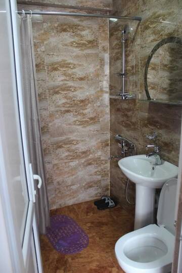 Фото номера Двухместный номер Делюкс с 1 кроватью Гостевой дом Guesthouse Elia г. Степанцминда 13