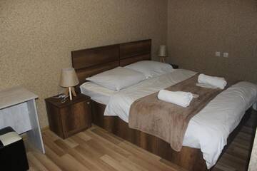Фото номера Двухместный номер Делюкс с 1 кроватью Гостевой дом Guesthouse Elia г. Степанцминда 10