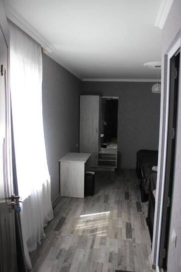 Фото номера Стандартный трехместный номер Гостевой дом Guesthouse Elia г. Степанцминда 5