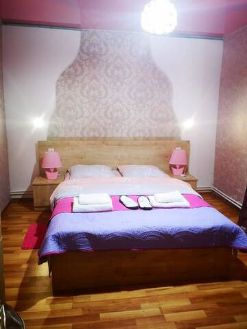 Фото номера Двухместный номер с 1 кроватью Гостевой дом Guest House Elguja Qushashvili г. Степанцминда 10