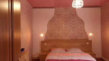 Фото номера Двухместный номер с 1 кроватью Гостевой дом Guest House Elguja Qushashvili г. Степанцминда 11