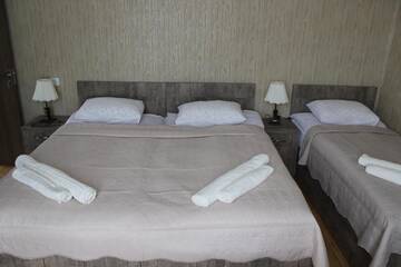 Фото номера Семейный номер с ванной комнатой Гостевой дом Inga Guest House г. Степанцминда 10