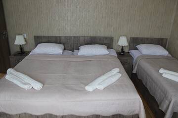Фото номера Семейный номер с ванной комнатой Гостевой дом Inga Guest House г. Степанцминда 8