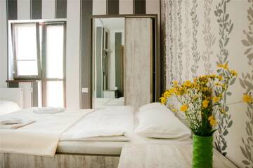 Фото номера Четырехместный номер с террасой Отель OISHE Boutique Hotel г. Степанцминда 2