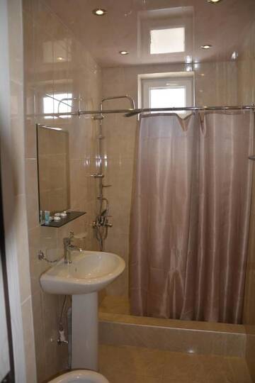 Фото номера Двухместный номер Делюкс с 1 кроватью Гостевой дом Guest House Kavtarashvili 38 г. Степанцминда 5