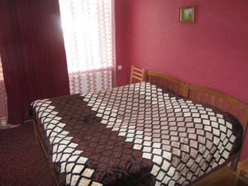 Фото номера Трехместный номер с видом на горы Гостевой дом Lela Rezo Guesthouse г. Степанцминда 6
