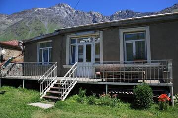 Фото Гостевой дом Lela Rezo Guesthouse г. Степанцминда 3