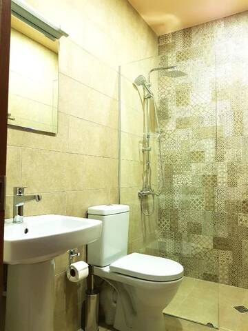 Фото номера Двухместный номер с 1 кроватью Отель Cozy Hotel in Kazbegi г. Степанцминда 6