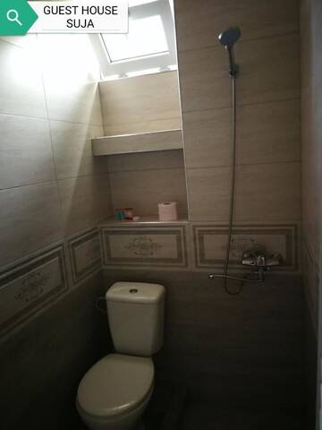 Фото номера Трехместный номер «Комфорт» с душем Гостевой дом Guesthouse Suja г. Степанцминда 7