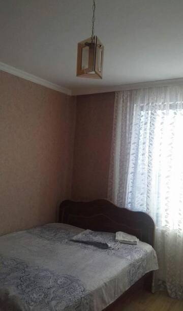 Фото номера Трехместный номер с видом на горы Гостевой дом Guest House Sunset г. Степанцминда 34