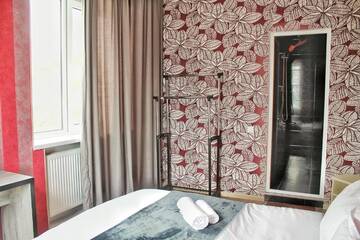 Фото номера Двухместный номер с 1 кроватью и собственной ванной комнатой Отель Hotel NOA Kazbegi г. Степанцминда 9