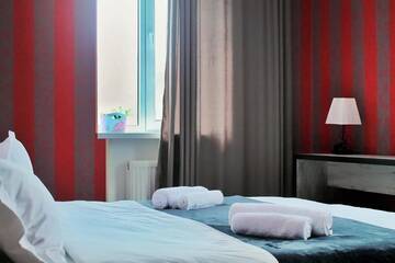 Фото номера Двухместный номер с 1 кроватью и собственной ванной комнатой Отель Hotel NOA Kazbegi г. Степанцминда 6