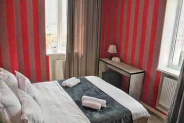 Фото номера Двухместный номер с 1 кроватью и собственной ванной комнатой Отель Hotel NOA Kazbegi г. Степанцминда 7