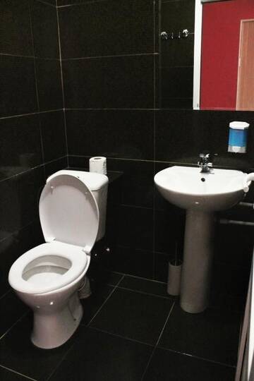 Фото номера Семейный номер Отель Hotel NOA Kazbegi г. Степанцминда 8
