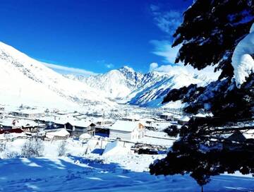 Фото Отели типа «постель и завтрак» Kazbegi Chalet г. Степанцминда 3