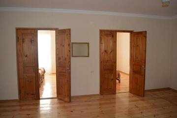 Фото номера Twin Room with Mountain View with Veranda Проживание в семье Ekaterine Guest House г. Степанцминда 43