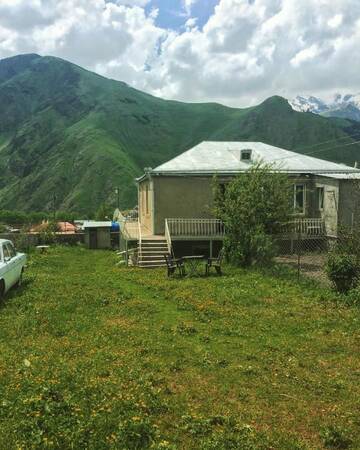 Фото Гостевой дом Guest House on Tamar mepe 3 г. Степанцминда 1