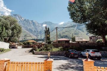 Фото Отель Home Kazbegi г. Степанцминда 4