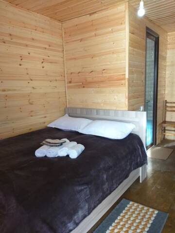 Фото номера Трехместный номер с душем Отели типа «постель и завтрак» kazbegi good sleep г. Степанцминда 6