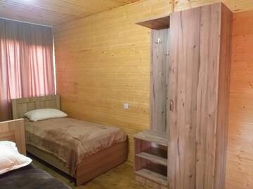 Фото номера Трехместный номер с душем Отели типа «постель и завтрак» kazbegi good sleep г. Степанцминда 9