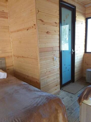 Фото номера Трехместный номер с душем Отели типа «постель и завтрак» kazbegi good sleep г. Степанцминда 12