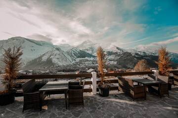 Фото номера Номер с кроватью размера «king-size» и видом на горы Отель Alpine Lounge Kazbegi г. Степанцминда 5