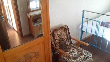 Фото номера Двухместный номер с 2 отдельными кроватями и общей ванной комнатой Гостевой дом II Floor г. Степанцминда 7
