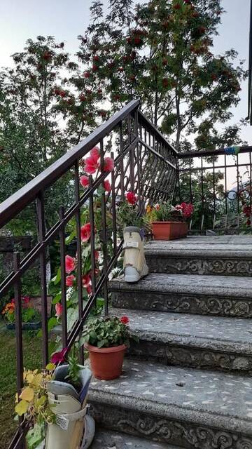 Фото номера Трехместный номер с собственной ванной комнатой Отель GIO-NIKA г. Степанцминда 18