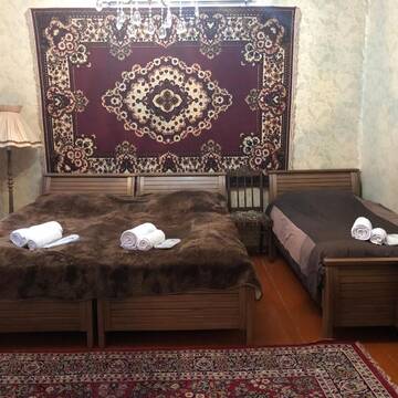Фото номера Трехместный номер с видом на горы Проживание в семье Lia Khaikashvili Guest House г. Степанцминда 9