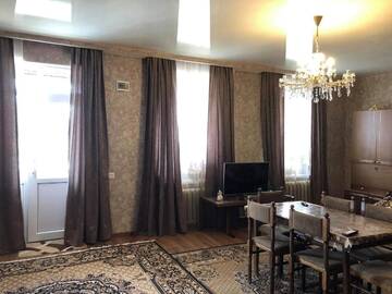 Фото номера Трехместный номер с видом на горы Проживание в семье Lia Khaikashvili Guest House г. Степанцминда 8