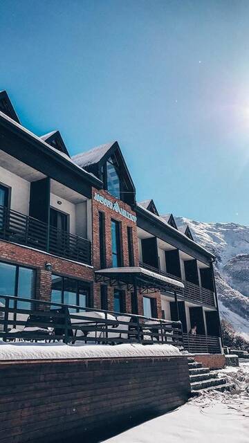 Фото Отель Hilltop Kazbegi г. Степанцминда 4