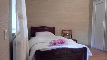 Фото номера Четырехместный номер Гостевой дом Guest House Temur Sujashvili г. Степанцминда 2