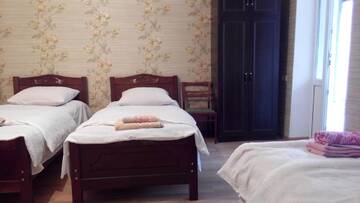Фото номера Четырехместный номер Гостевой дом Guest House Temur Sujashvili г. Степанцминда 6