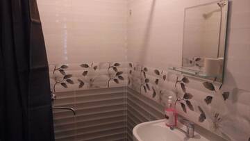 Фото номера Четырехместный номер Гостевой дом Guest House Temur Sujashvili г. Степанцминда 8