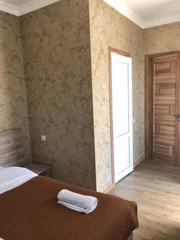 Фото Гостевой дом Traveler Kazbegi Guesthouse г. Степанцминда 5